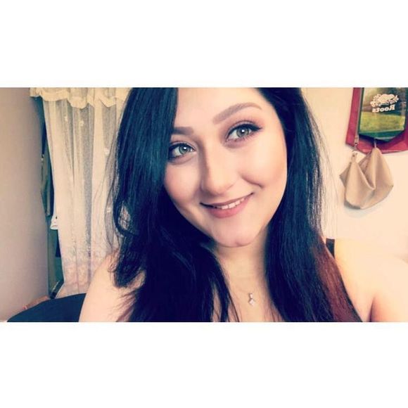 Meet your Posher, Razia - Picture 1 of 1